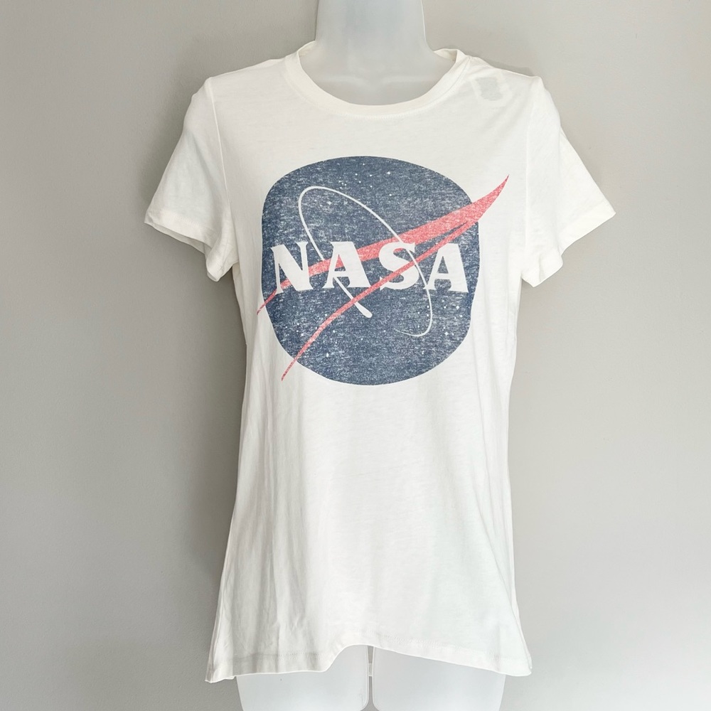 NWT Juniors NASA Tee